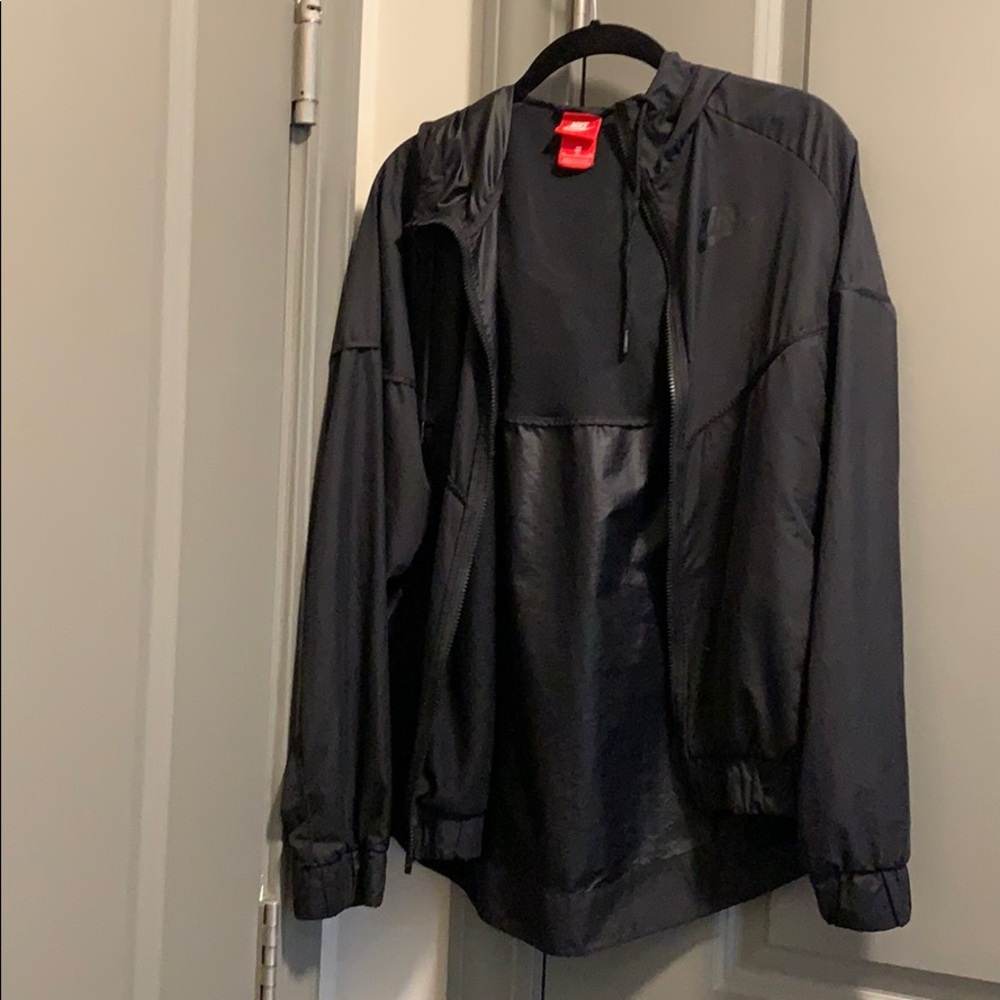 Black nike windbreaker/raincoat